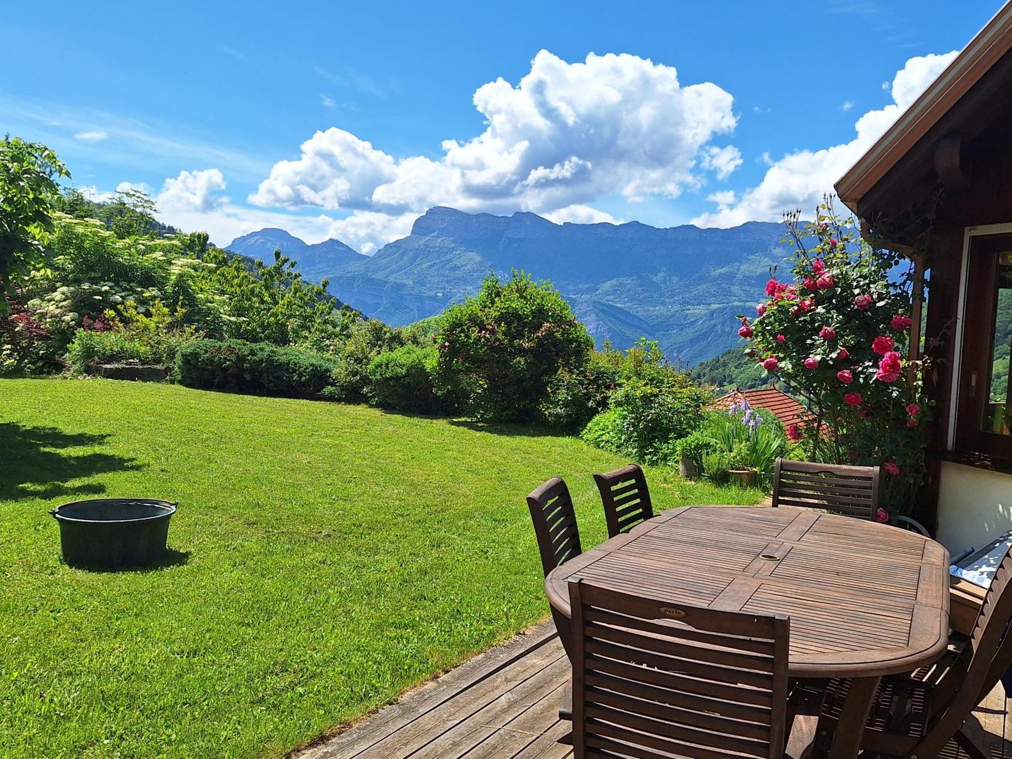 مبيت وإفطار Theys Eco-Logis Mad'In Belledonne المظهر الخارجي الصورة